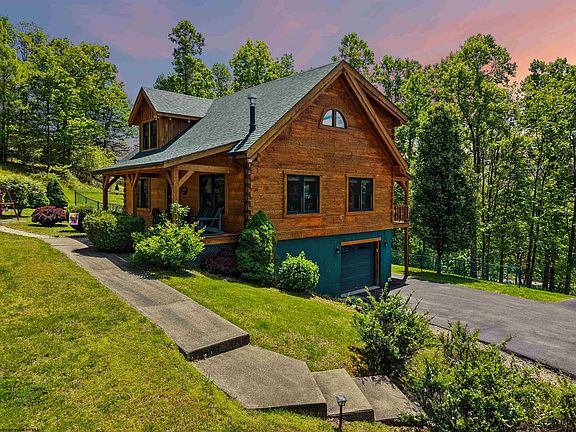 3rd image of 216 Whitetail Ln