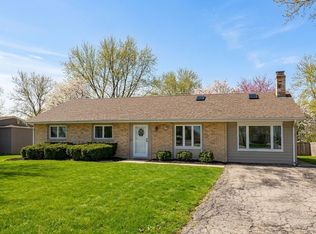 7706 Warwick Ave, Darien, IL