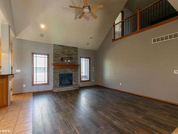 5th image of 3604 SW Beechwood St