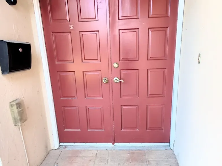 130 Avenida Espana — Photo 4