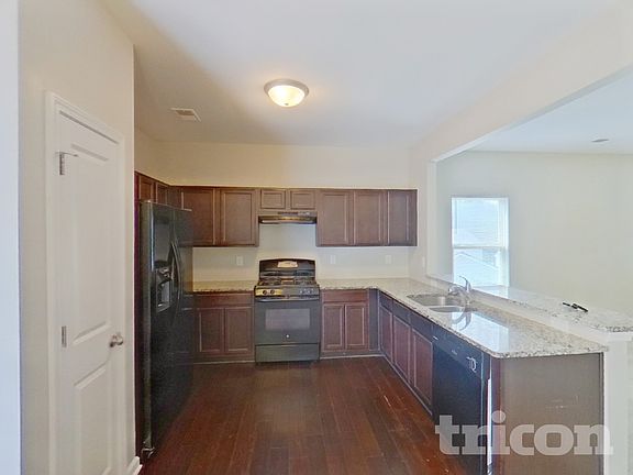 5th image of 4014 Sitka Dr