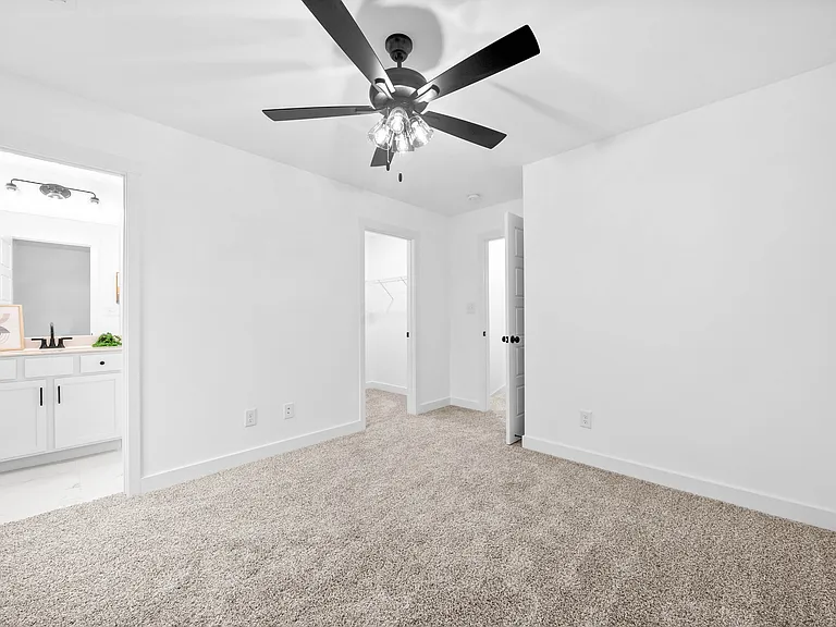 914 Power St — Photo 15