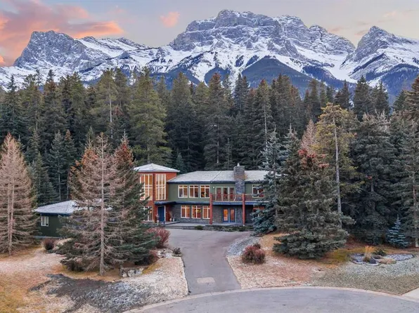 4 E Prospect Close, Canmore, AB T1W 2S3