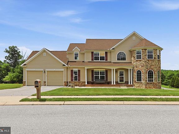 2nd image of 1730 Candle Ln