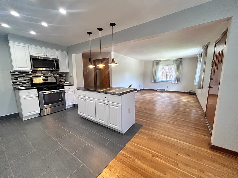 3715 Beechwood Blvd — Photo 2
