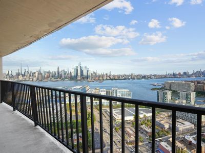 380 Mountain Rd APT 1710, Union City, NJ, 07087