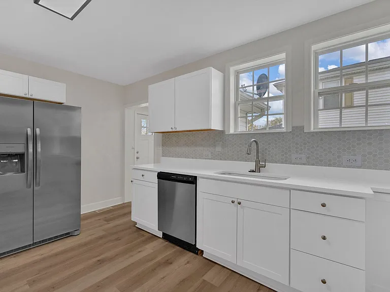 638 Branch St — Photo 12
