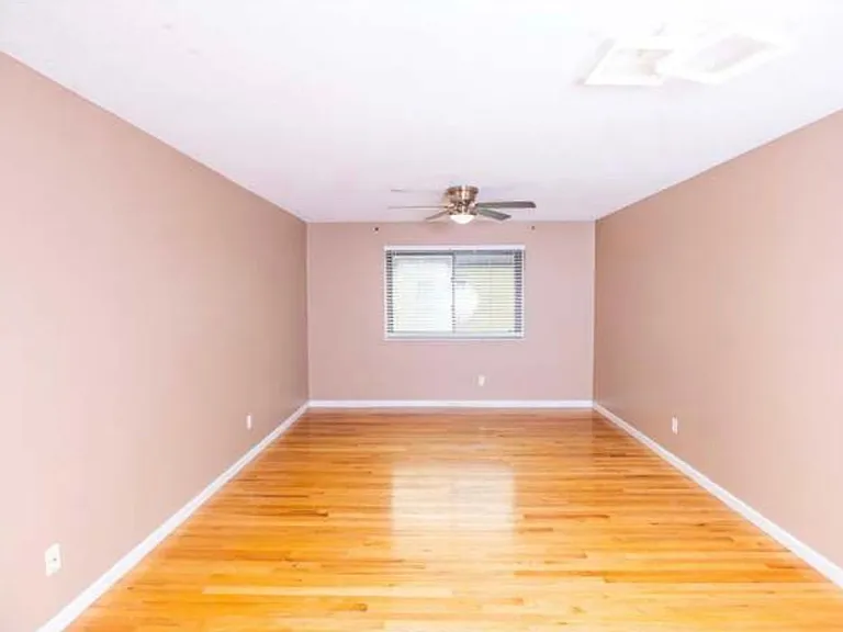 4355 Maryland Ave #330 — Photo 6