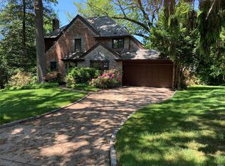 231 Dover Rd, Manhasset, NY 11030