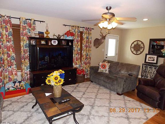 4th image of 102 W Mockingbird Ln
