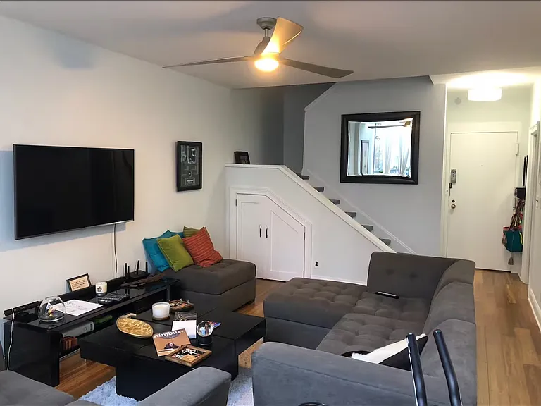 145 15th St NE #212 — Photo 3