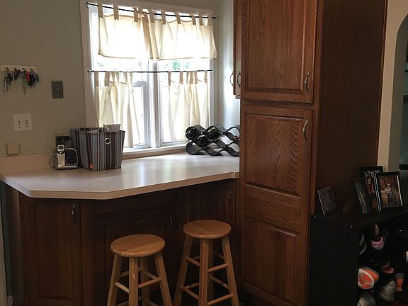 5th image of 457 Greenwood Ave