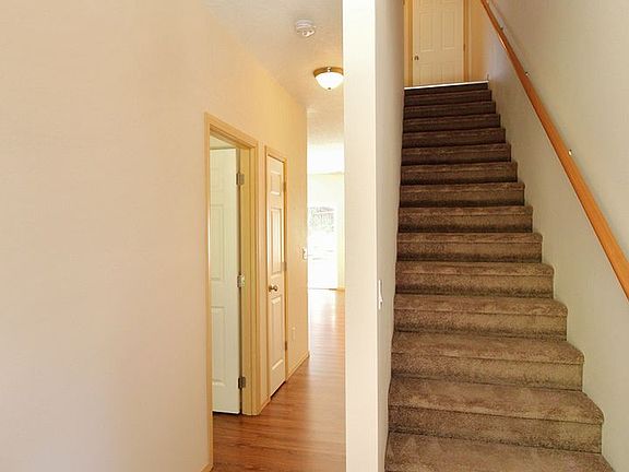 4th image of 15808 SW Division St