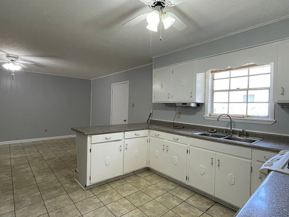 2nd image of 500 Palmetto St