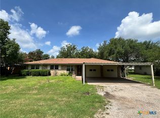 108 S Meadow Dr, Little River Academy, TX 76554