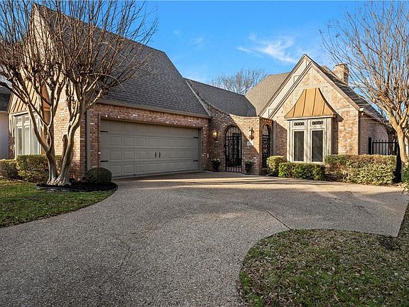 5th image of 3216 Wood Lake Dr