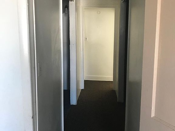 3rd image of 413 Lasalle Ave