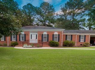 901 Chestnut Dr, Smithfield, NC 27577