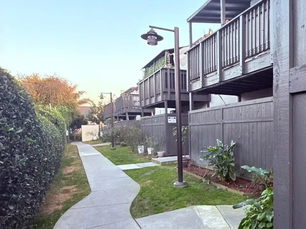 Claretta Apartment Homes, 21925-21931 Claretta Ave #21925-09, Hawaiian Gardens, CA 90716