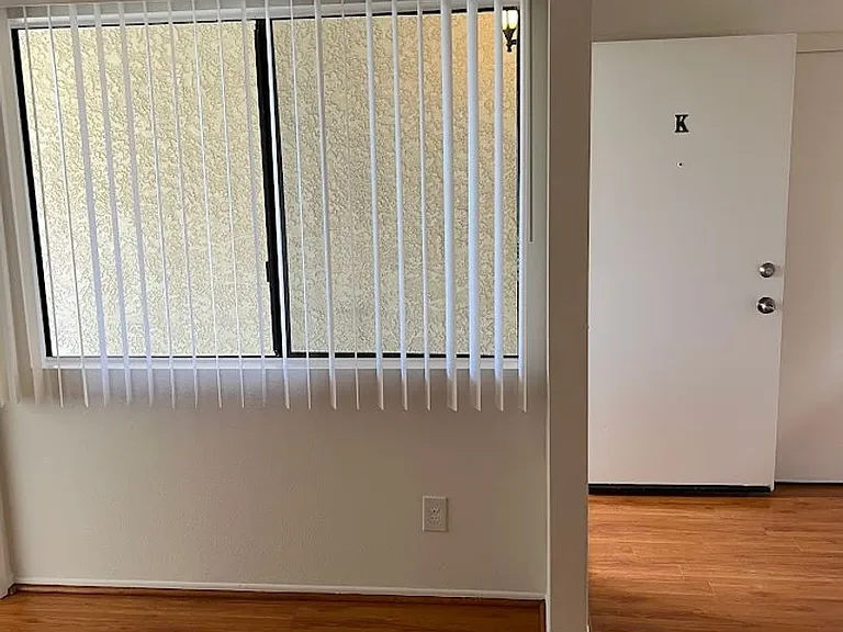 111 S Acacia Ave — Photo 11