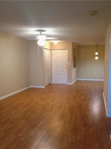 1 bed, 865 sqft, $1,895 — Photo 2