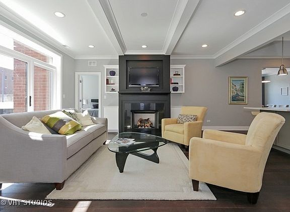 2nd image of 5202 N Oakley Ave #Phn