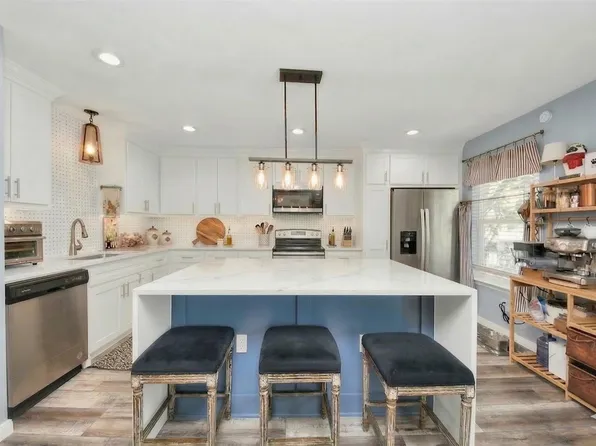 3224 Timmons Ln APT 168, Houston, TX 77027