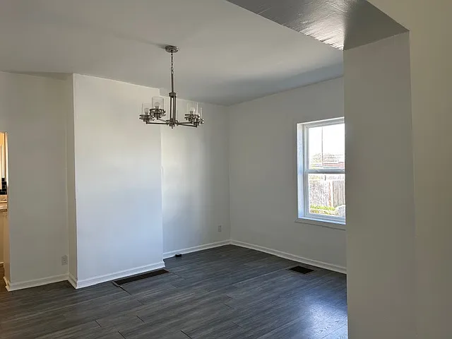 Building Photo - 41 S Oakley Ave