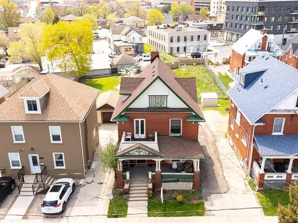 59 Irvin St, Kitchener, ON N2H 1K7