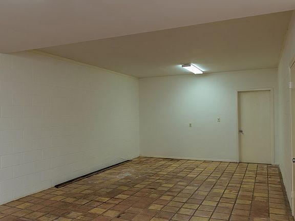 4th image of 118 E Esperanza St