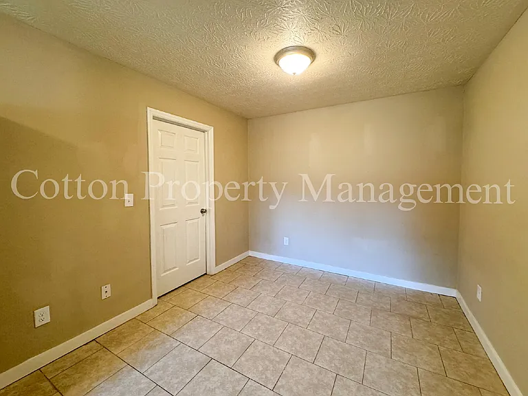 4516 Greentree Rd #9 — Photo 9