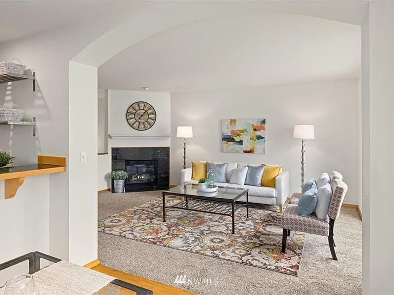829 N 145th Ct — Photo 6
