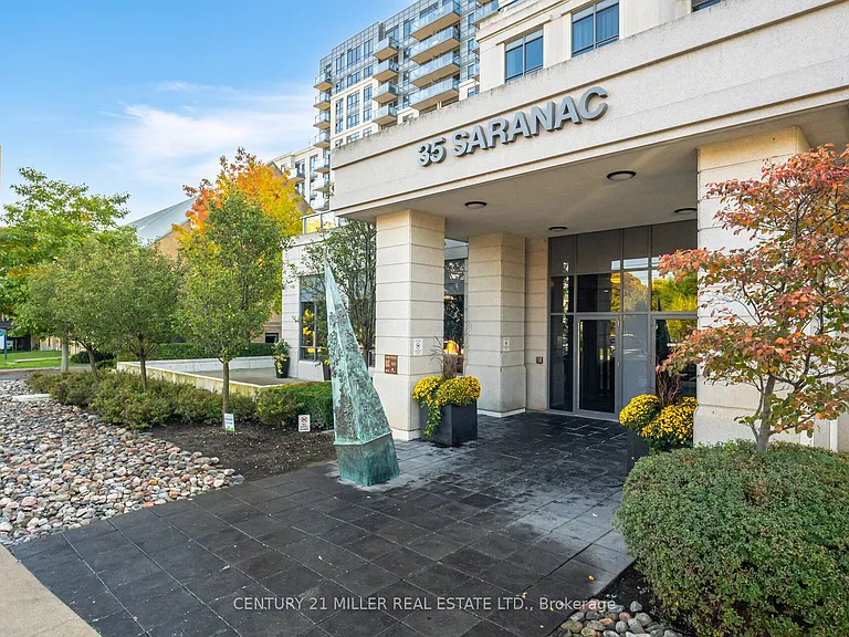 35 Saranac Blvd #Penthouse 08 — Photo 3
