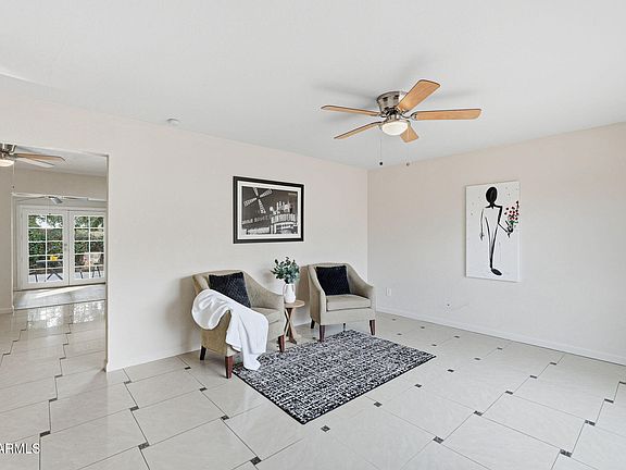5th image of 2501 E DAHLIA Drive