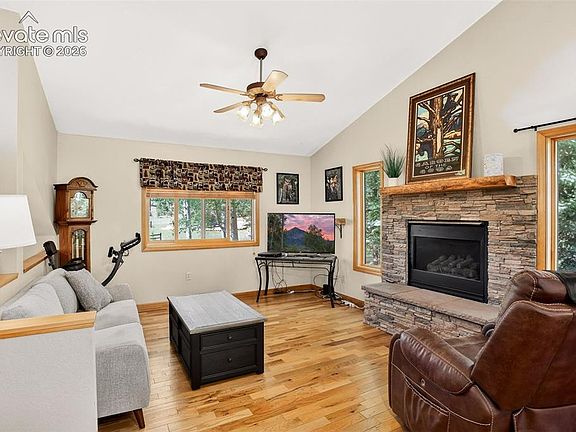 5th image of 2873 Sunnywood Ave