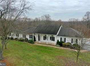 93 Mohican Way, Falling Waters, WV 25419