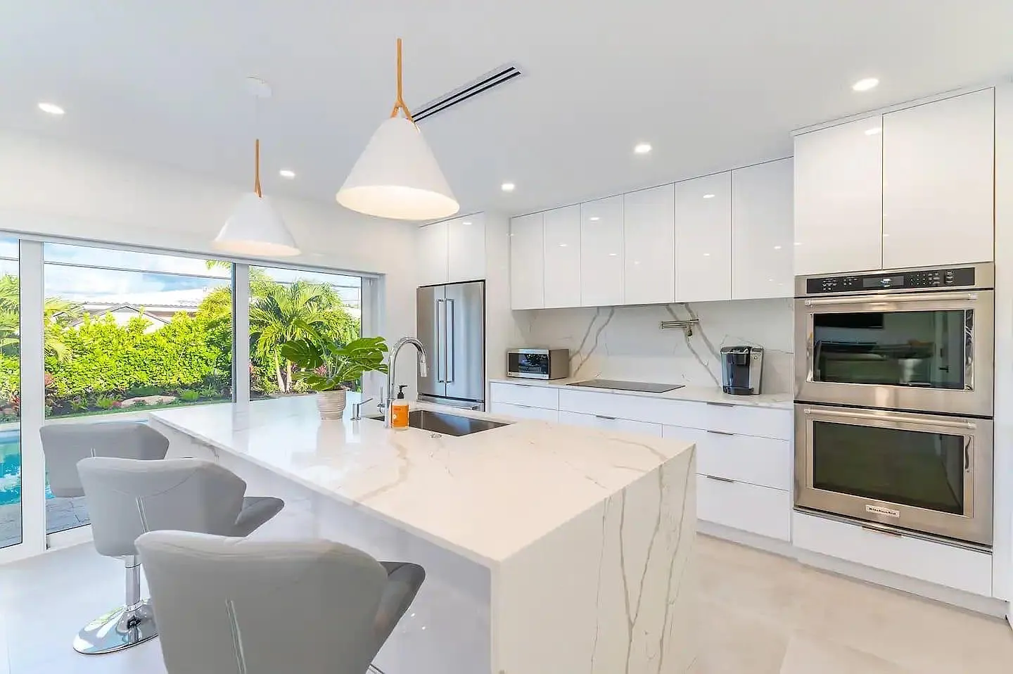 3 bed, 2.0 bath, 1585 sqft, $6,500 — Photo 1