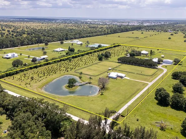2305 58th Ave SW, Vero Beach, FL 32968