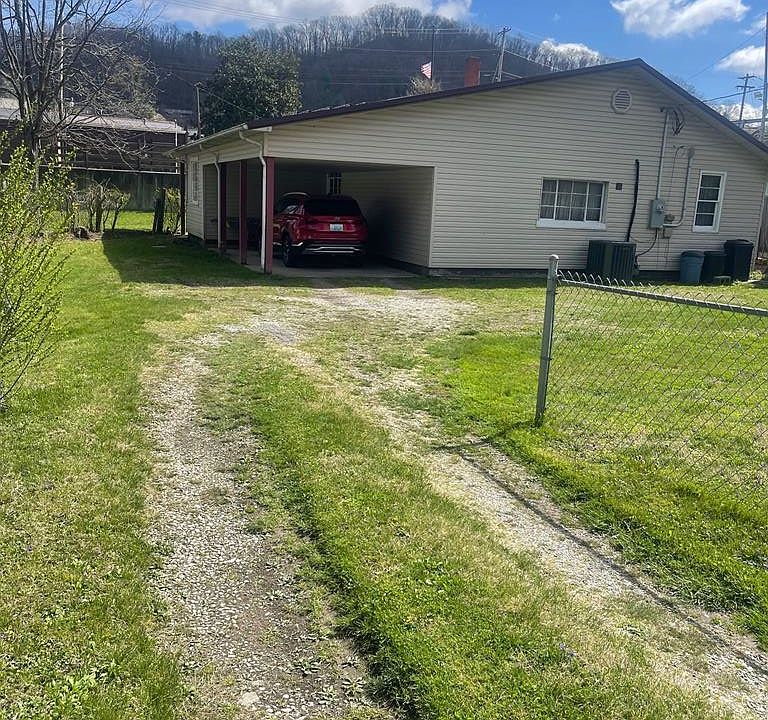 1st image of 105 River Rd