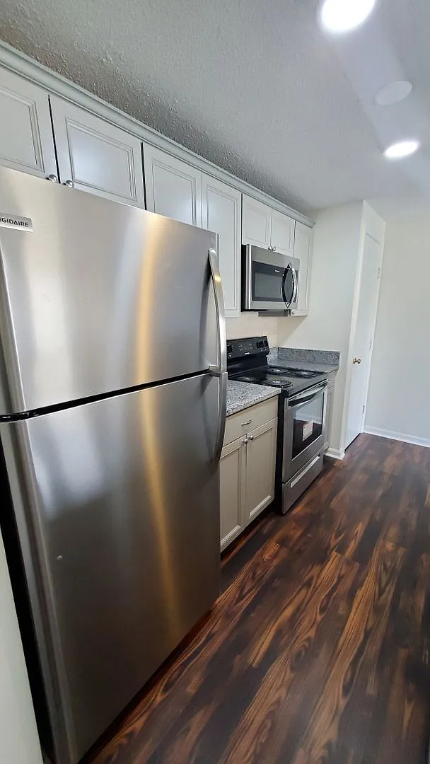 3 Bedroom Condo across from UNCC — Photo 4