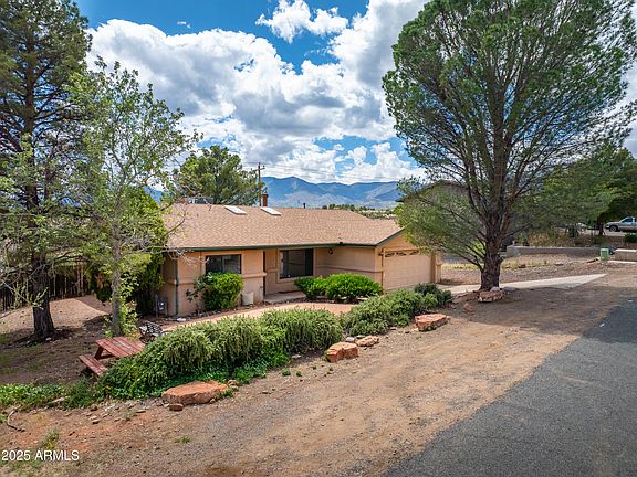 3rd image of 2103 E Arrowhead Lane