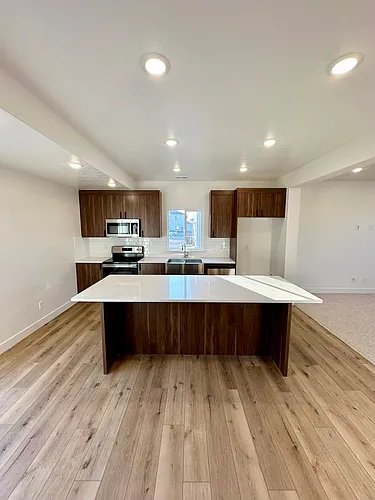 542 W 1150 N Photo 1
