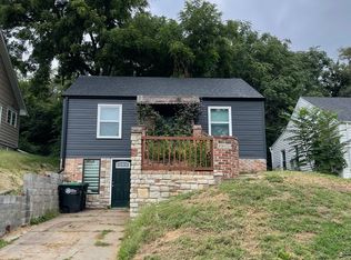 3076 Ernst St, Omaha, NE 68112