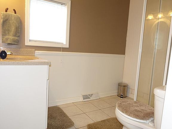 5th image of 141 S 2nd St