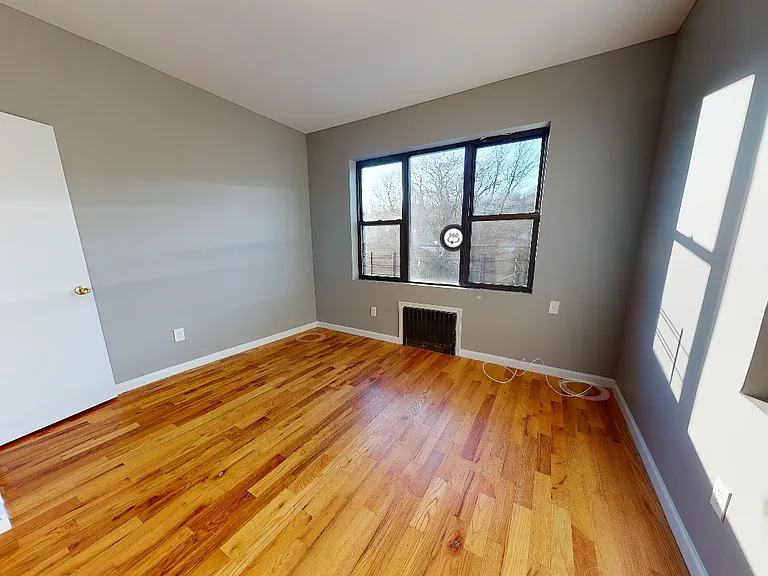 302 Gordon St #2 — Photo 4