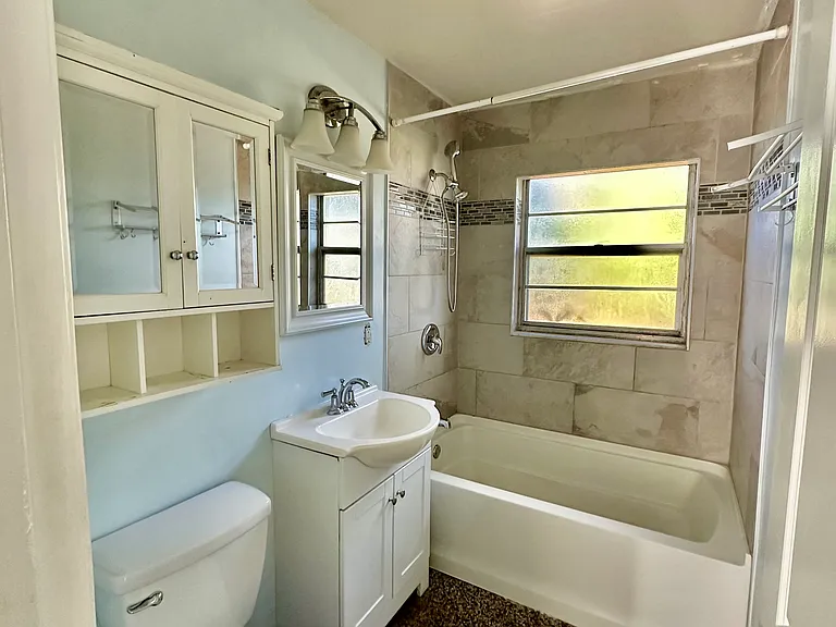 5807 Colchester Dr — Photo 5