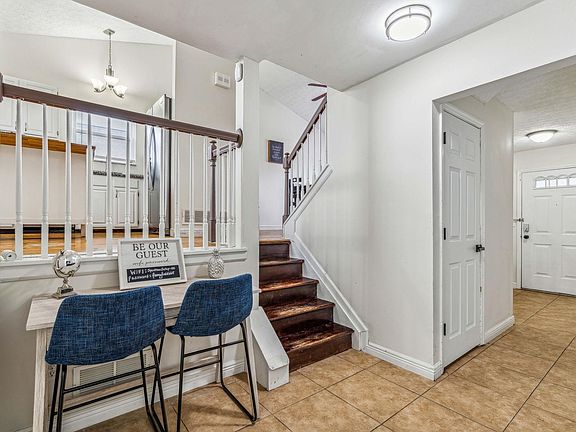 4th image of 3270 Gurtis Dr