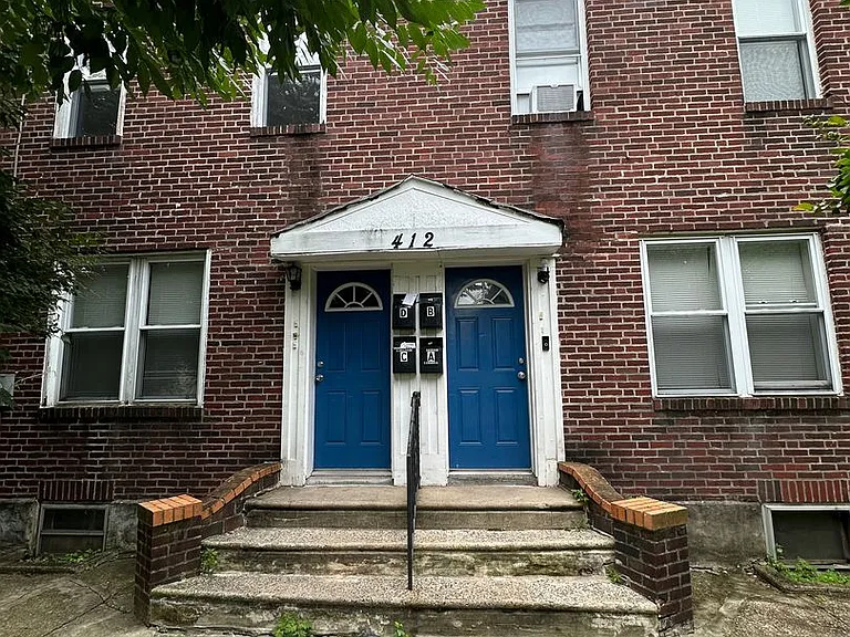 412 E Walnut Ln #4 — Photo 1