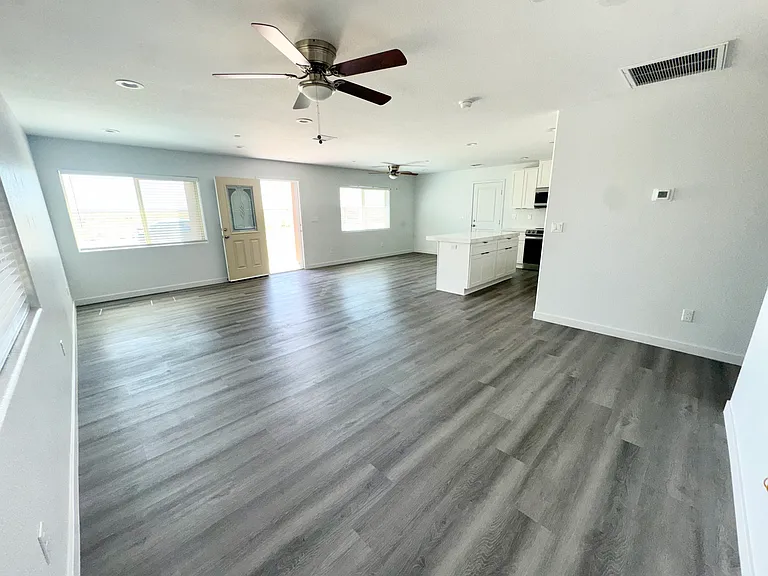 7343 Dogwood Ave — Photo 10