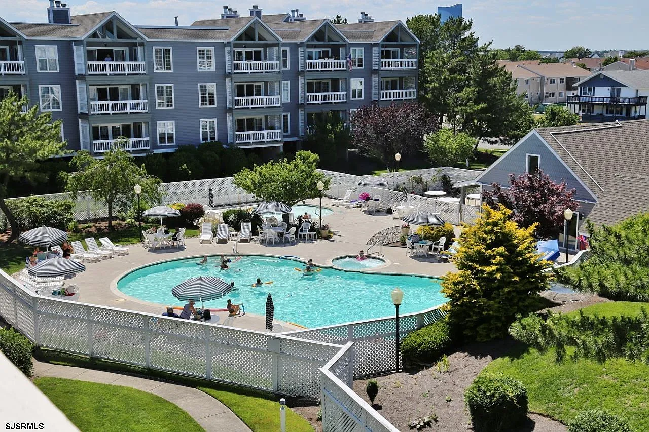 4800 Harbor Beach Blvd APT 1303 photo 1